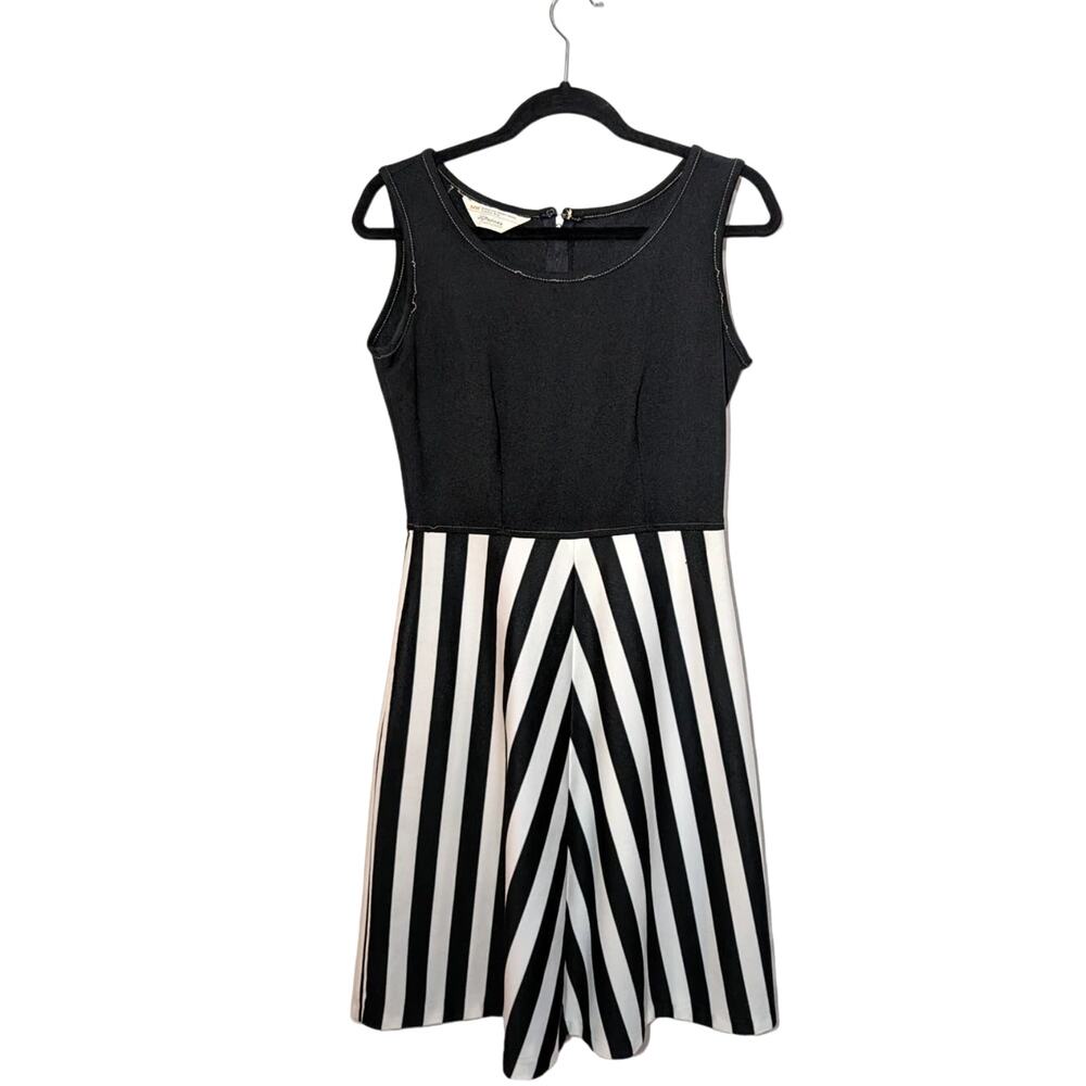 Vintage 1970s Black and White Knee Length Dress